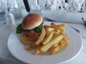 REVIEW: Fish Shop – An Unmissable Treat For Seafood Fans