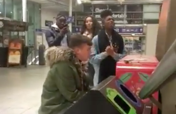 WATCH: Dublin teens stun Connolly passengers with gorgeous rendition of Christina Aguilera song
