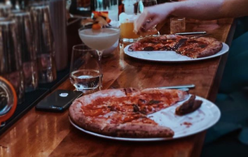 Little Pyg have got an unreal 2-for-1 pizza and cocktail deal this February
