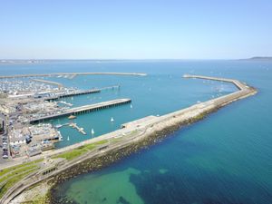 Data shows huge drop in number of people visiting Dun Laoghaire pier this weekend