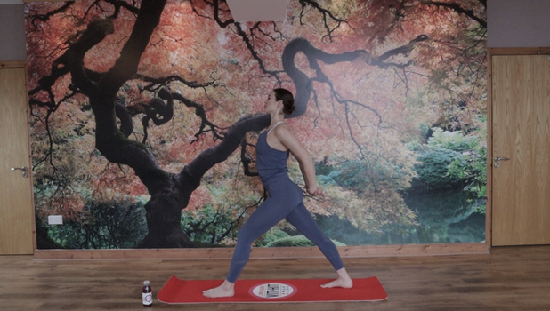 Caoimhe O'Dwyer showcases her five-minute pilates exercise