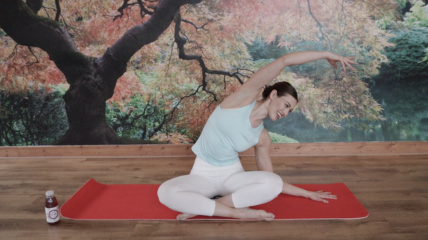 Caoimhe O'Dwyer showing us how to do a quick pilates routine