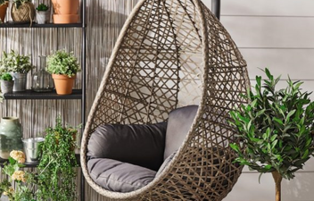 The extremely popular Aldi egg chair is back in time for summer