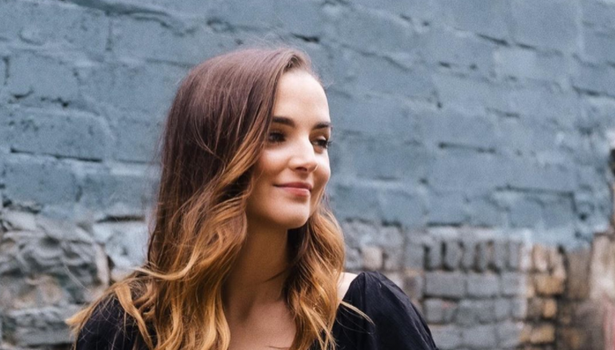 Niamh O'Sullivan celebrates the Smirnoff Seltzer Summer Sound Series and gives us her ultimate soundtrack