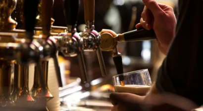 Pubs and restaurateurs react to Taoiseach’s “midsummer” reopening comments