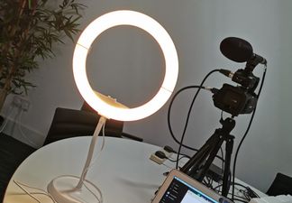 Hands on with the Glam Doll Desktop Ring Light