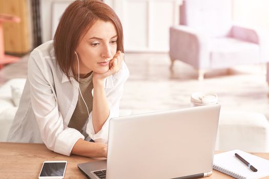 This handy online Money Tool lets you compare and choose the best current account, loan, mortgage or credit card deals