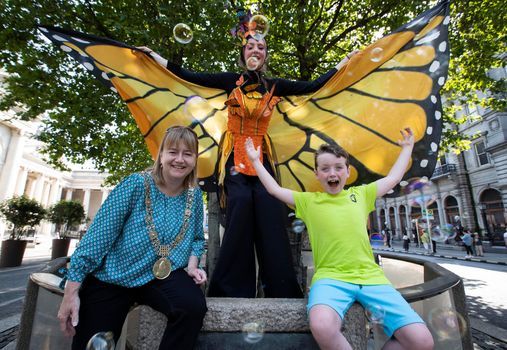 summer traffic-free college green