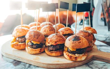 RECIPE: Make these tasty Mini Cheese Burgers in 3 easy steps