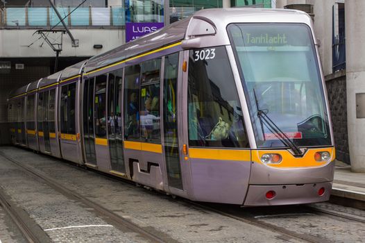 the red line luas pulling into a station