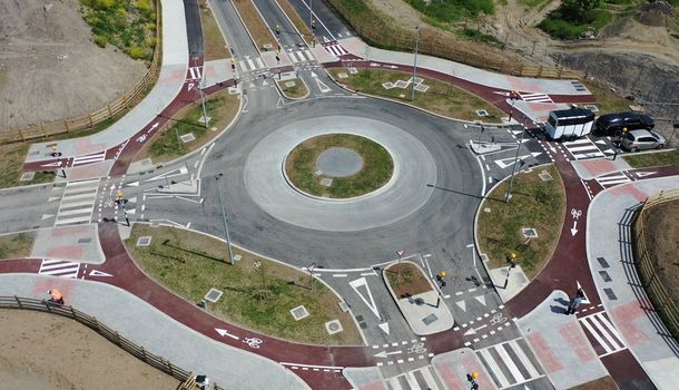 cycle-friendly roundabout