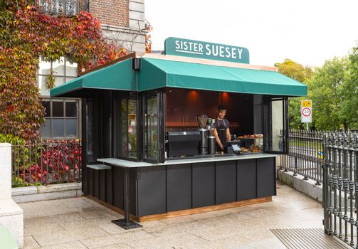 sister suesey café kiosk